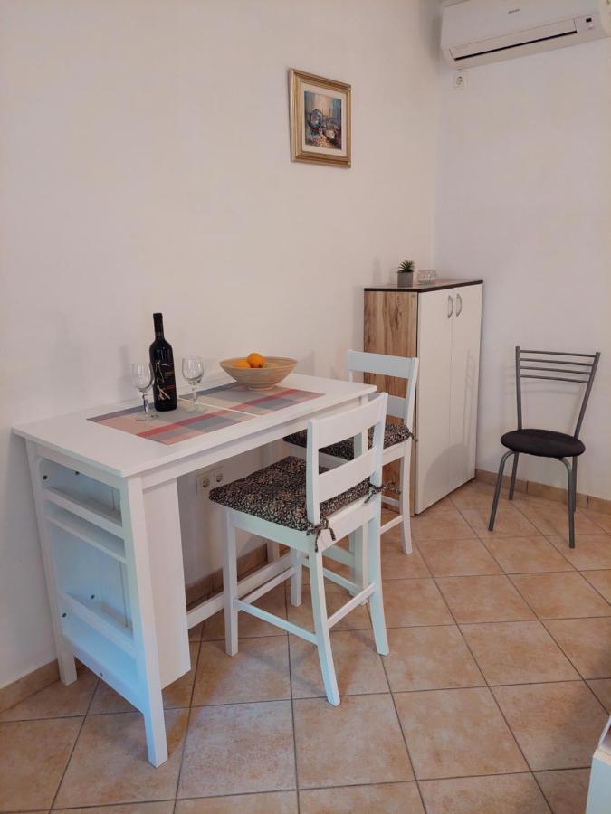 Apartments Nenad & Marija Pag Town Extérieur photo