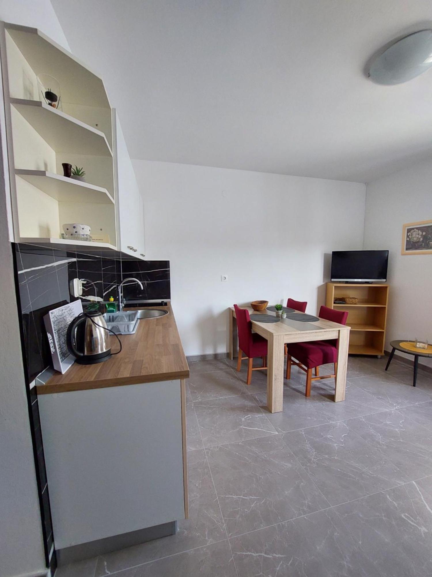 Apartments Nenad & Marija Pag Town Extérieur photo