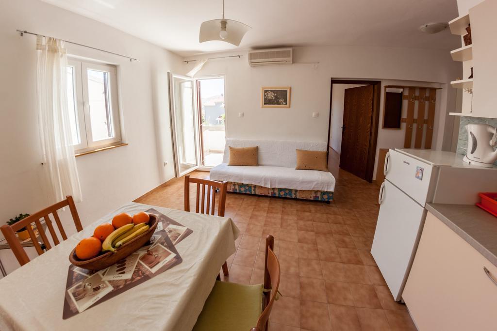 Apartments Nenad & Marija Pag Town Extérieur photo